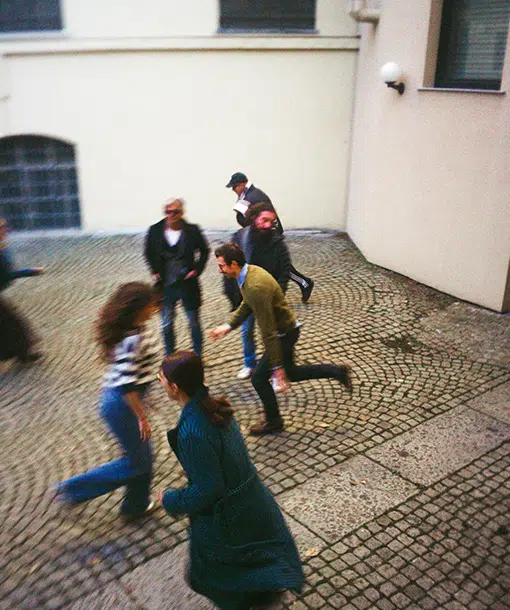 ioadv-studio-medium02-02