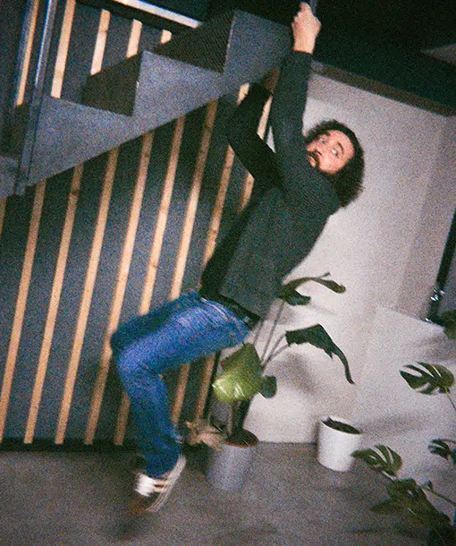 ioadv-studio-medium02-03